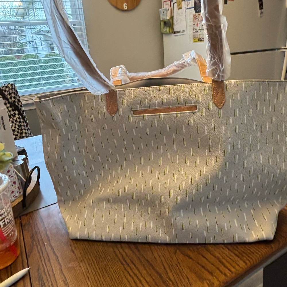 Thirty-one Elegant Gray and Tan Tote Bag - Picture 2 of 5